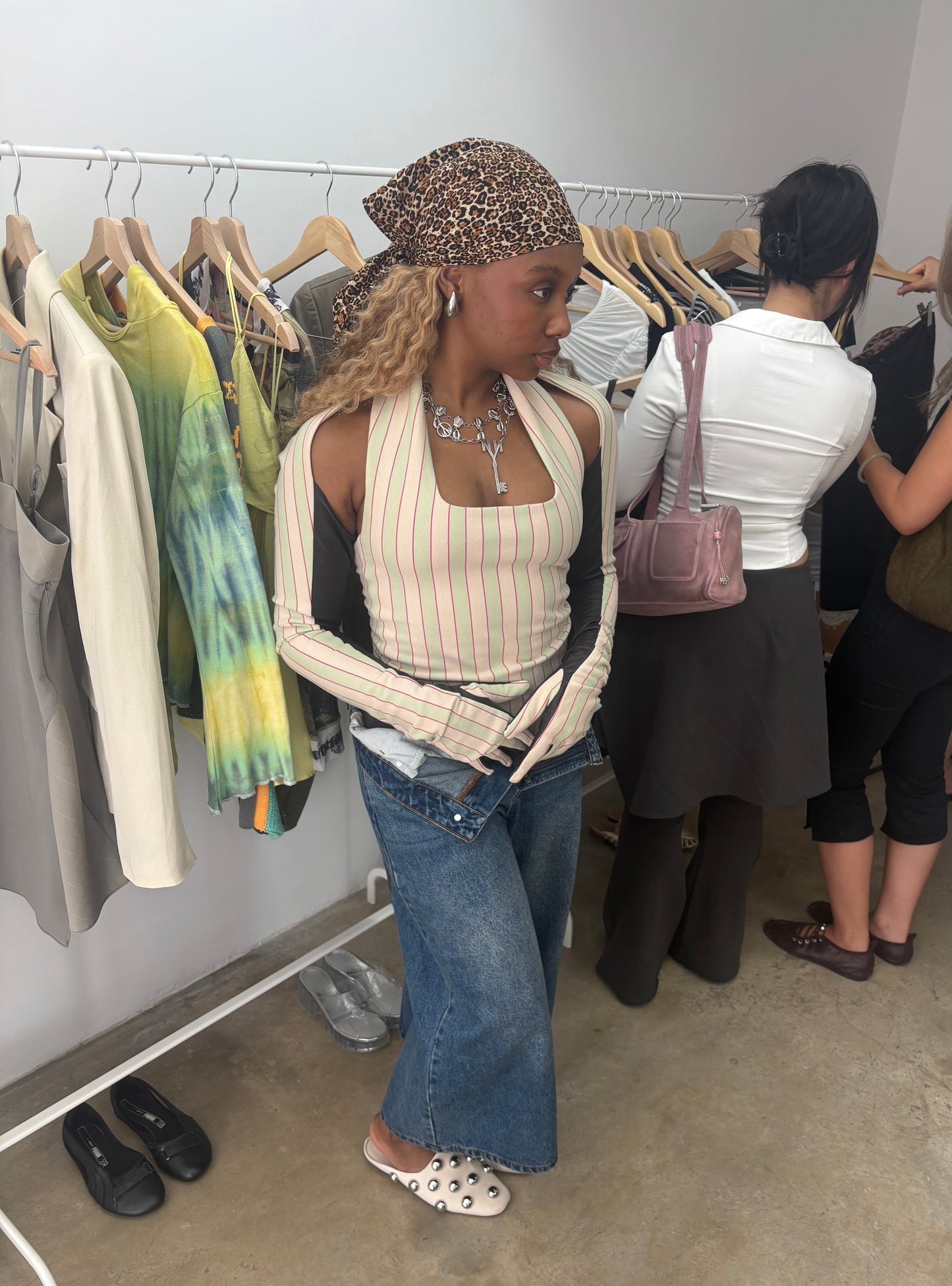 SUNNEI RUNWAY GLOVE DETAIL TOP (S)